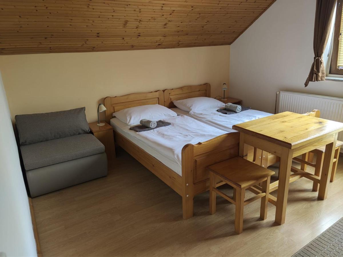 Guesthouse Mirko Hodak 塞里特雷尼科 外观 照片