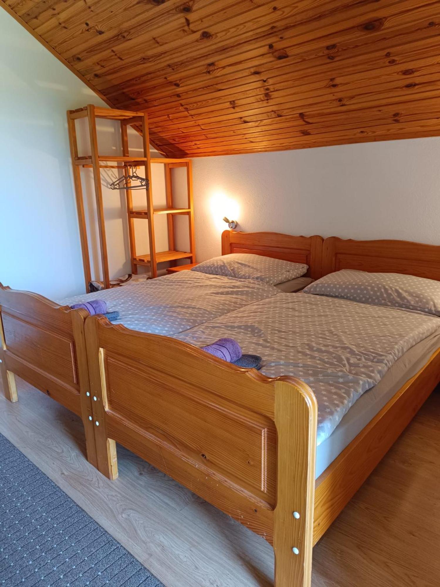 Guesthouse Mirko Hodak 塞里特雷尼科 外观 照片