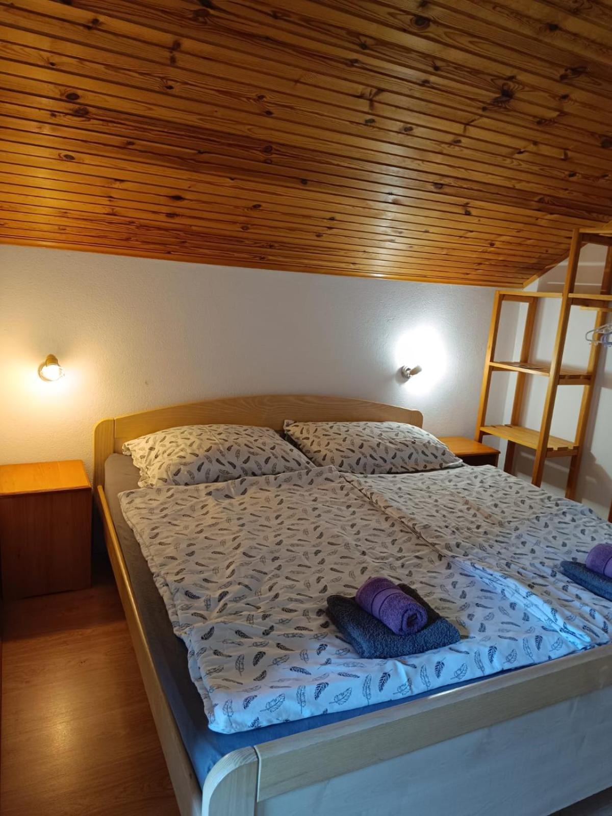 Guesthouse Mirko Hodak 塞里特雷尼科 外观 照片
